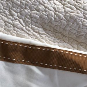 Zara Pants - Zara white/creme trousers with tan stripe Zara Pants - Zara white/creme trousers with tan stripe